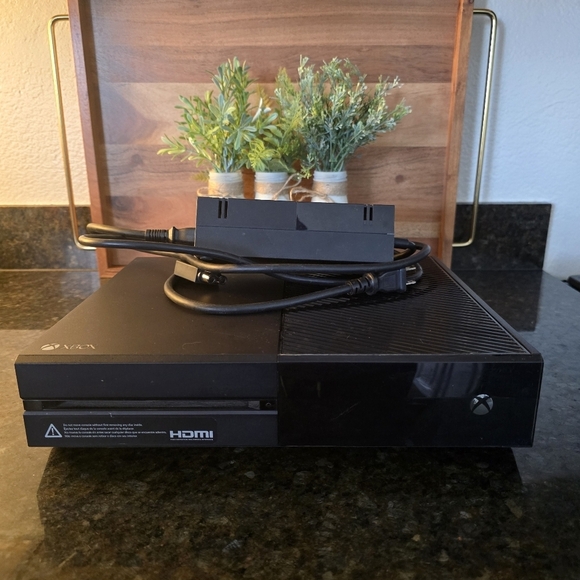 Xbox One 500gbs Model 1540 No Controller - Picture 1 of 6